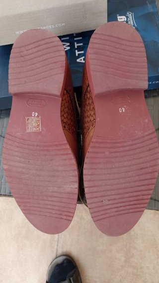 Zapatos de vestir de cuero marrón