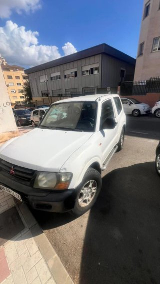 Mitsubishi Montero 2000