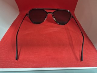 Gafas de sol Prada grises y negras