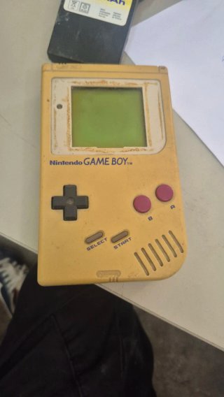 Nintendo Game Boy Classic Amarillo