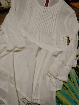 Blusa y delantal Baturra blanco