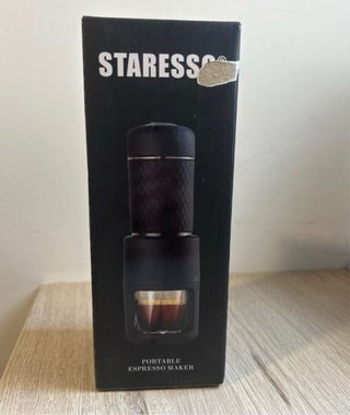 Cafetera portátil negra