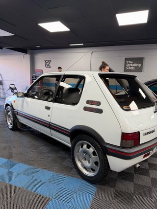 Peugeot 205 GTI