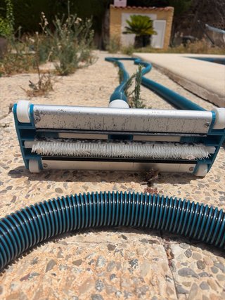 Limpiafondos piscina con manguera
