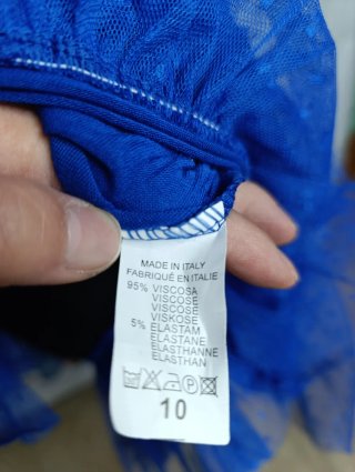 Vestido azul con volantes de tul Medidas en foto.