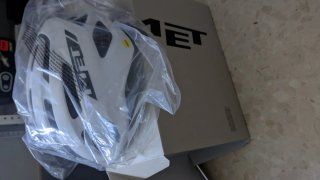 Casco MET MILES Mips Blanco