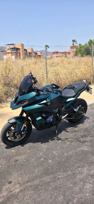 BMW M1000XR