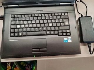2 x Fujitsu ESPRIMO Mobile V5515 Portatili - Per Pezzi / Da Riparare