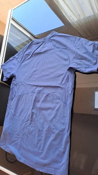 Camiseta Puma Deportiva Morada Ajustada