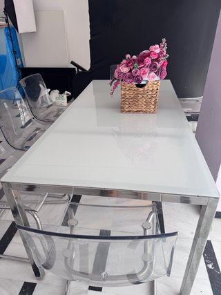 Mesa de comedor cristal y metal