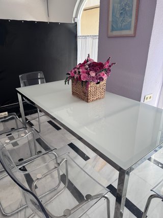 Mesa de comedor cristal y metal