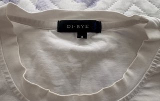 Camiseta DI-BYE con código de barras