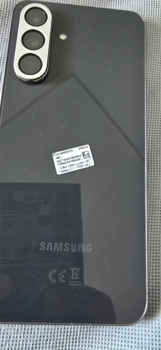 Samsung A56 Negro/Plateado