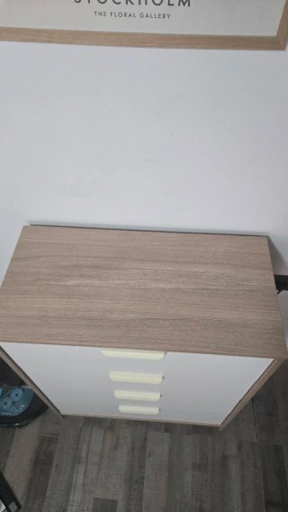 Cajonera blanca y madera