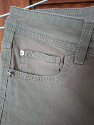 Pantalón Massimo Dutti verde oliva
