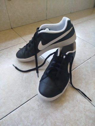 Zapatillas NIKE Court Royale T-42 Negras