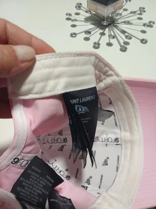 Gorra YSL Rosa