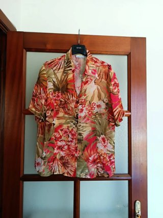 Camicia donna fantasia fiori mezza manica