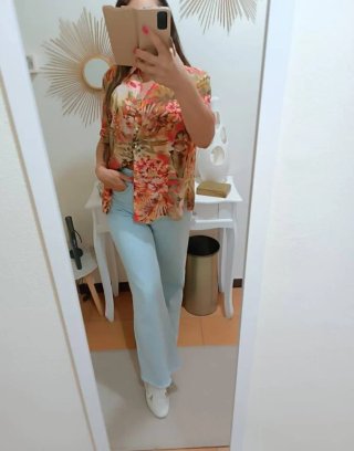 Camicia donna fantasia fiori mezza manica