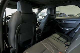 Jaguar F-Pace   2.0 I4 PHEV 404PS AWD Auto RDynamic SE