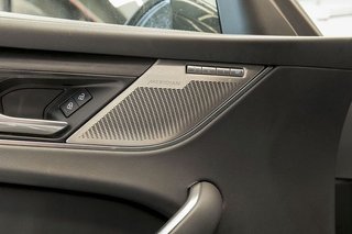 Jaguar F-Pace   2.0 I4 PHEV 404PS AWD Auto RDynamic SE