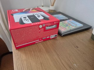 Nintendo Switch OLED SIGILLATA + Minecraft + Zelda