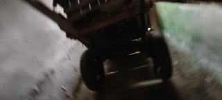 Carro de caballo antiguo de madera