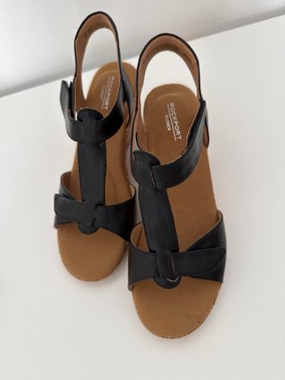 Sandalias cuña corcho negras y marrones