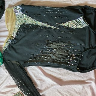 Maillot Negro y Beige para patinaje gimnasia etc