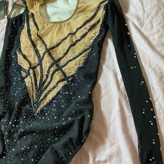 Maillot Negro y Beige para patinaje gimnasia etc