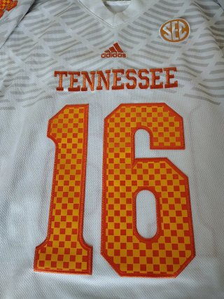 Camiseta Adidas Tennessee NCAA talla M Manning 16