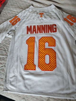 Camiseta Adidas Tennessee NCAA talla M Manning 16