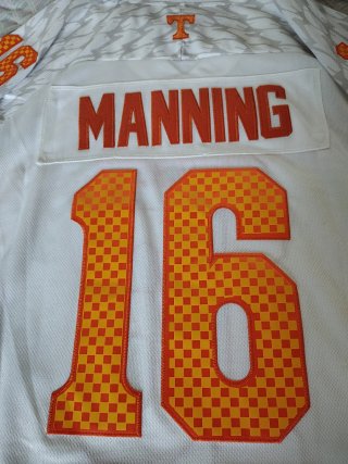 Camiseta Adidas Tennessee NCAA talla M Manning 16