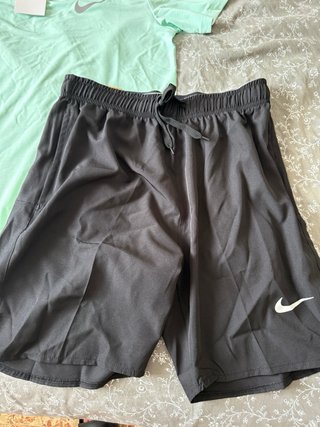 Conjunto Nike Running: Camiseta y Pantalón Corto