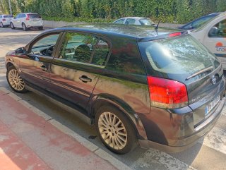 Opel Signum 2004