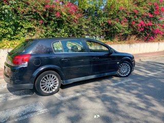 Opel Signum 2004