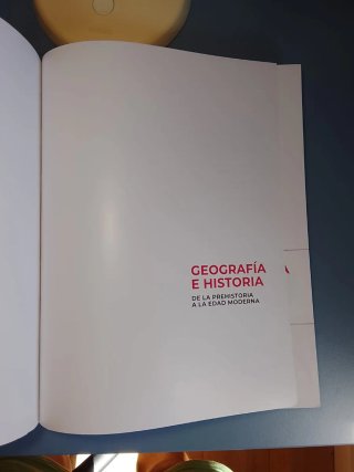 Libro de geografía e historia de 2 ESO como nuevo