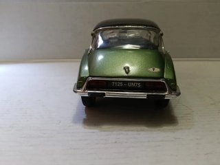 Citroën DS Tiburón 1/18 Suspensión regulable