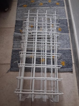 Cesti in metallo bianchi