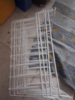 Cesti in metallo bianchi