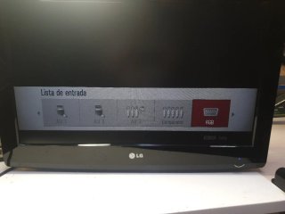 Televisión LG Negra  ( 26 pulgadas )