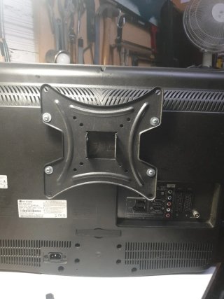 Televisión LG Negra  ( 26 pulgadas )