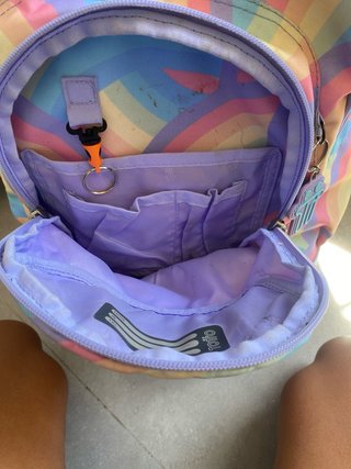 Mochila Totto con ruedas arcoíris