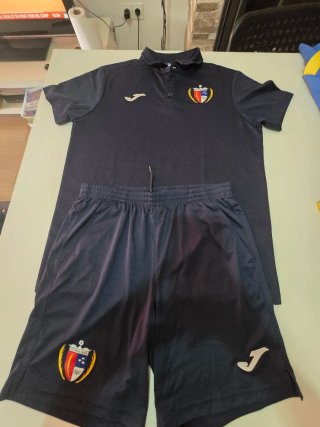 Equipación paseo C.F. Vilaseca