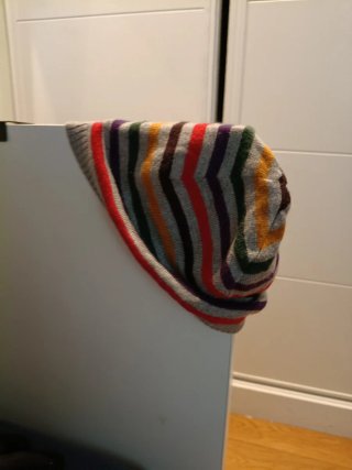 Gorro Pepe Jeans gris con rayas multicolor