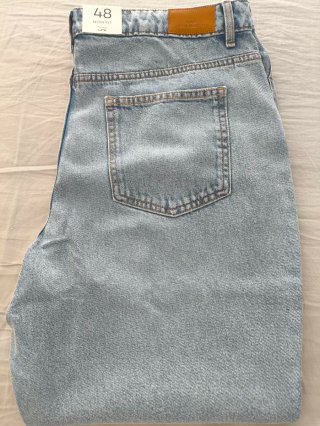 Pantalón vaquero mom fit El Corte Inglés talla 48