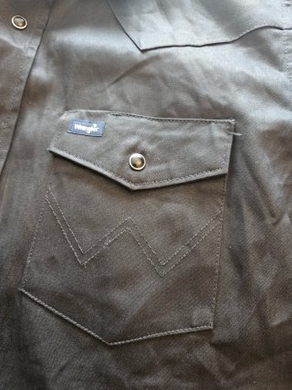 Camisa Wrangler Cowboy Negra comprada en Usa