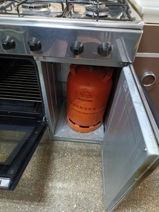 Cocina Acero inoxidable con portabombona de 90 cm