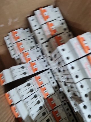 40 Interruptores Legrand C16 6048 75