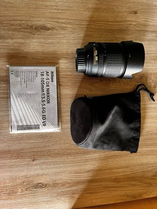 Nikon D3000 + Objetivo AF-S 18-55mm
